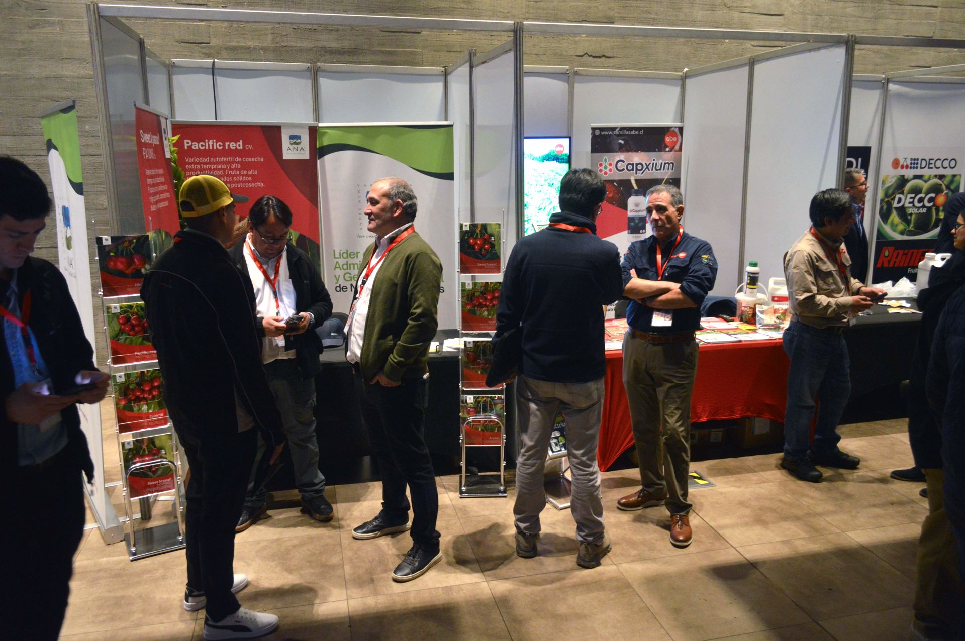 5° Seminario Internacional Cerezas Primores — stands y muestra comercial, fotografía 3