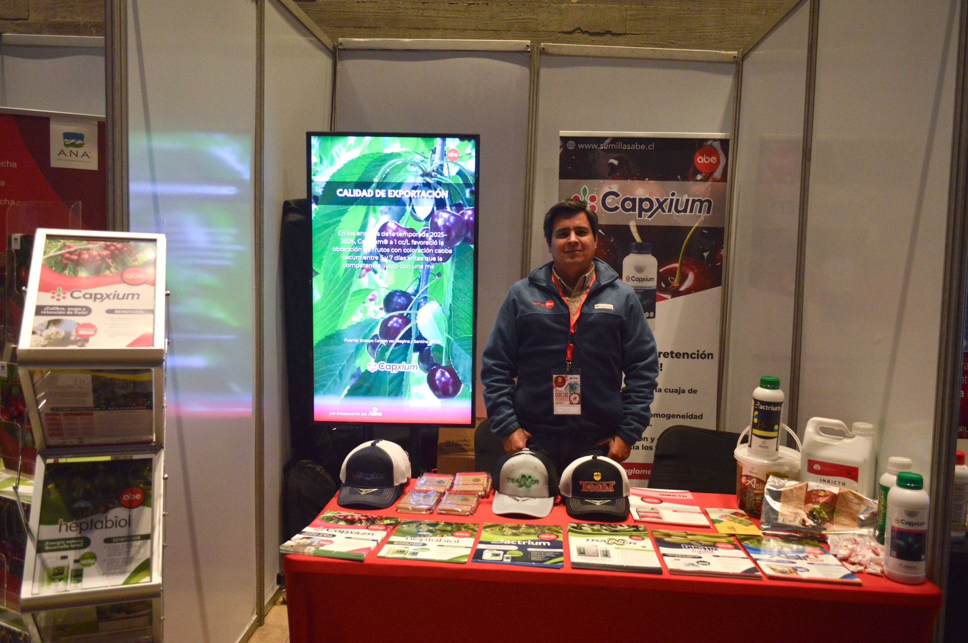 5° Seminario Internacional Cerezas Primores — stands y muestra comercial, fotografía 6