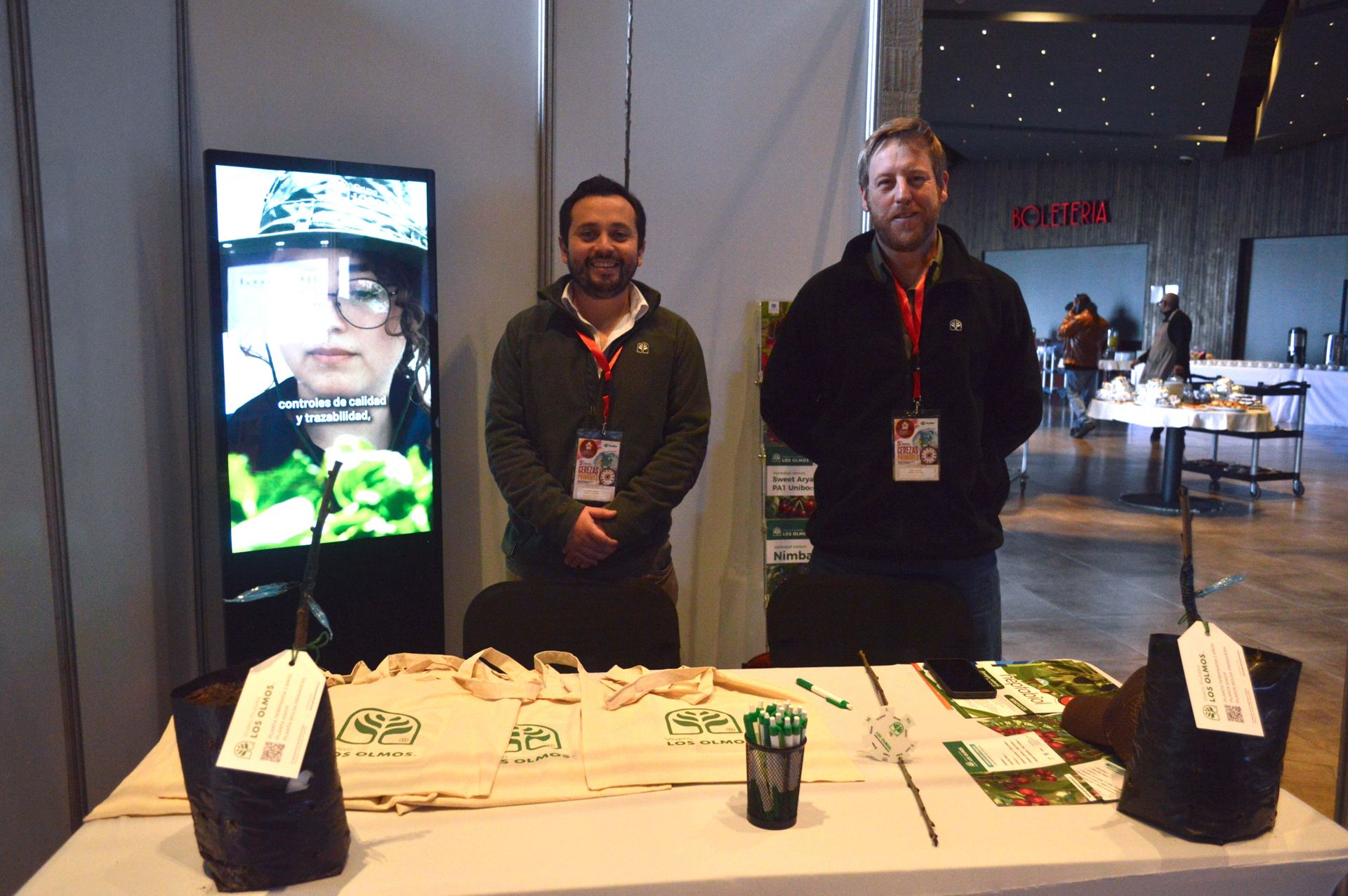 5° Seminario Internacional Cerezas Primores — stands y muestra comercial, fotografía 15