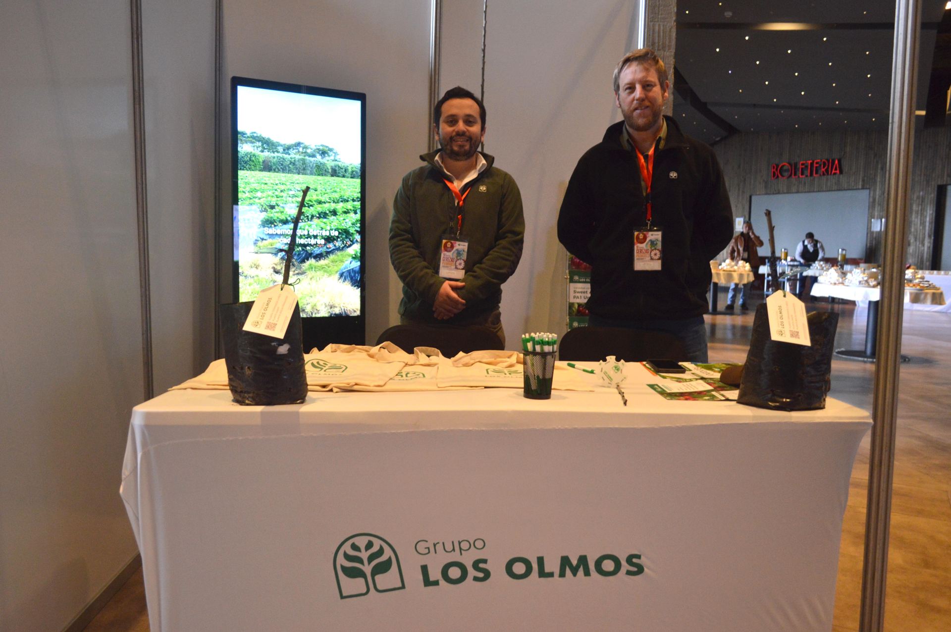 5° Seminario Internacional Cerezas Primores — stands y muestra comercial, fotografía 16